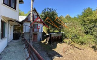 Vila de vanzare, teren 3100 mp, 7 camere, 6 grupuri sanitare, 3 CT, an 1997 - Poză 57