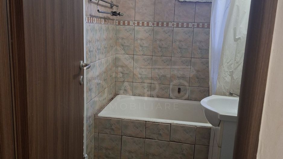 Vând apartament 3 camere - Poză 7