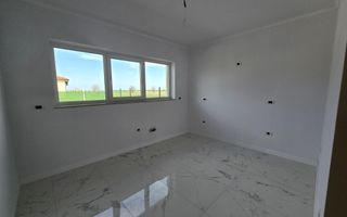 Duplex pe parter cu 4 camere in  Cornesti - Poză 3