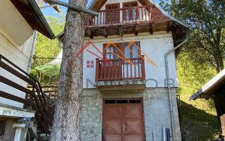 Vila de vanzare, teren 3100 mp, 7 camere, 6 grupuri sanitare, 3 CT, an 1997 - Poză 61