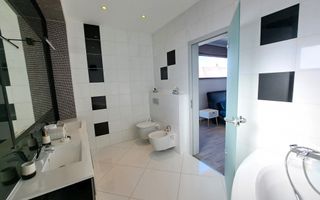 Casa Sibiu, terase panoramice, garaje, teren mare, Sura Mica - Poză 11