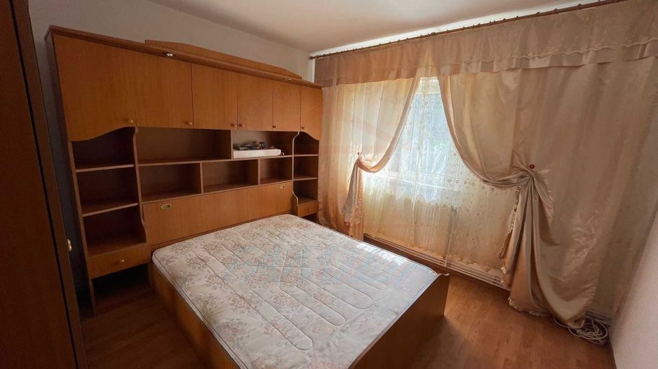 Inchiriere apartament 3 camere, Micro 20, 65 mp, 384 EURO/Luna - Poză 2