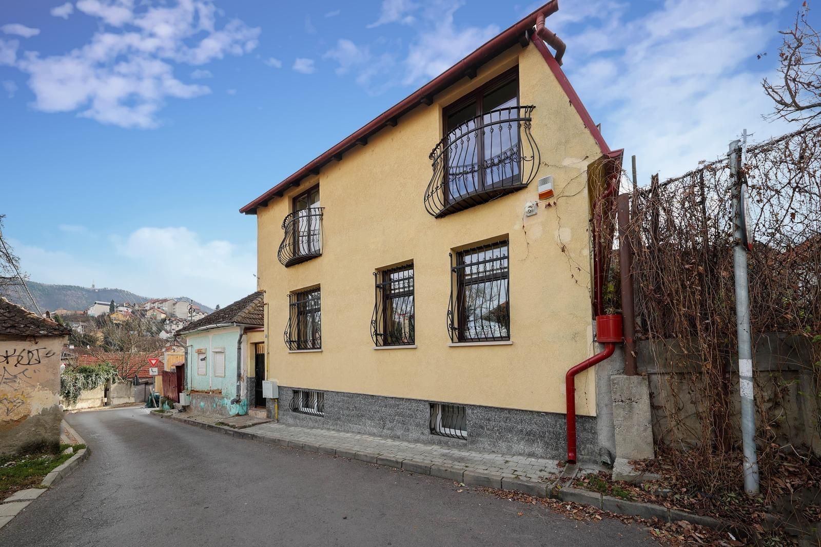 Casă deosebită de vânzare în centrul Brașovului - Poză 7