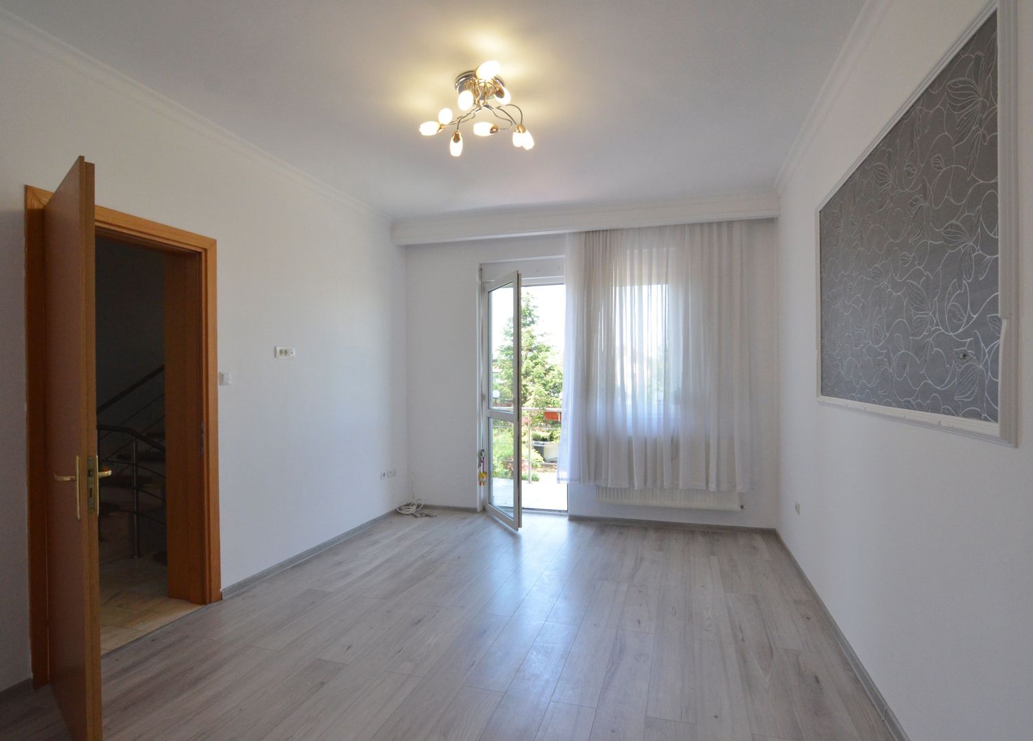 Inchiriem Vila individuala 6 camere cu panouri solare zona Pipera - Poză 22