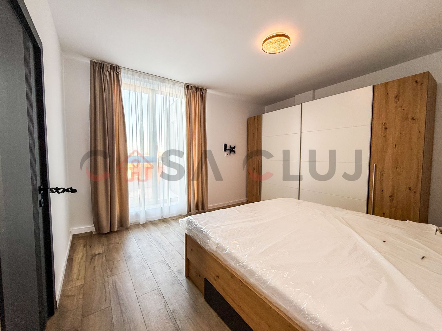 Apartament la cheie,bloc nou, 3 camere, 2 bai, zona Pod Ira - Poză 1
