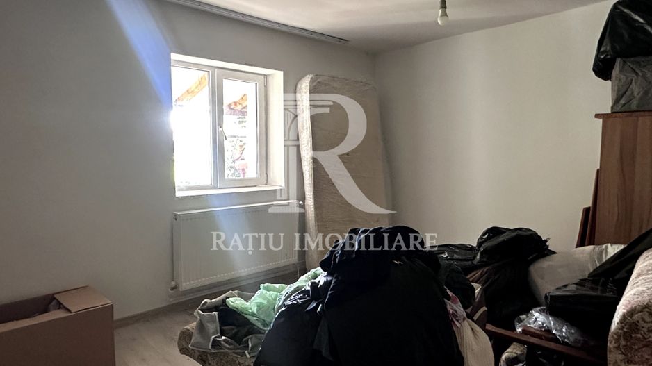 Casa cu anexe si pivniță | Teren intravilan generos | Sannicolau Roman - Poză 9