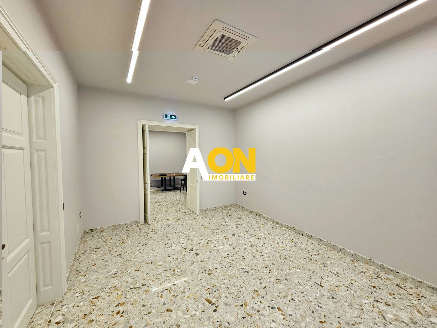 Spatiu de birouri,2 camere, ultracentral, 45 mp - Poză 5