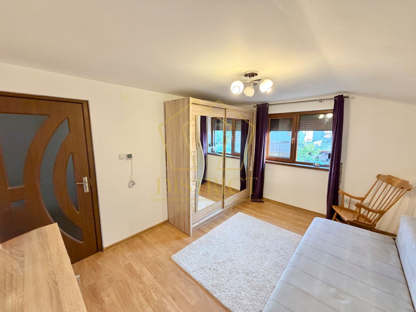 Duplex cu 4 camere si 2 bai complet mobilat si utilat in Giroc langa Zone 2. - Poză 16