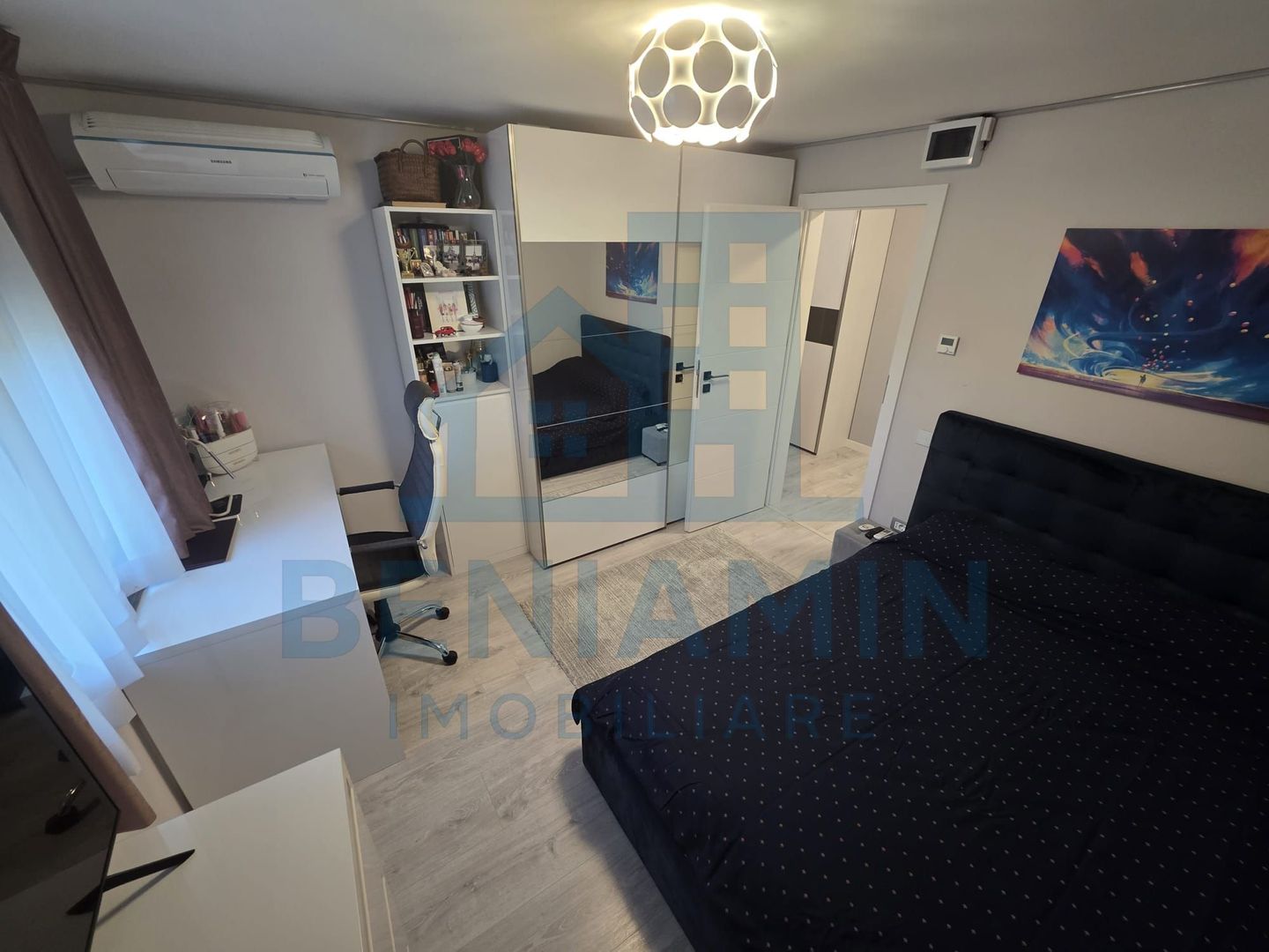 Trei camere decomandat ultra-renovat 2 bai Mcdonalds etaj 2 - Poză 9