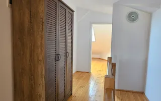 Apartament de inchiriat 6 camere 179 mp Etaj 2 + mansardă - Poză 27