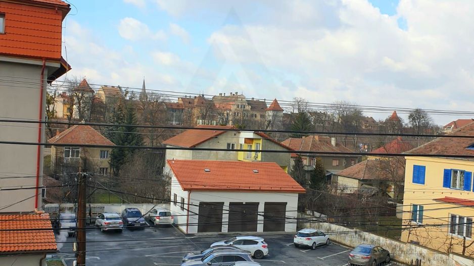 Apartament 4 camere 110 mp utili cu teren aferent si 2 bai Central - Poză 4