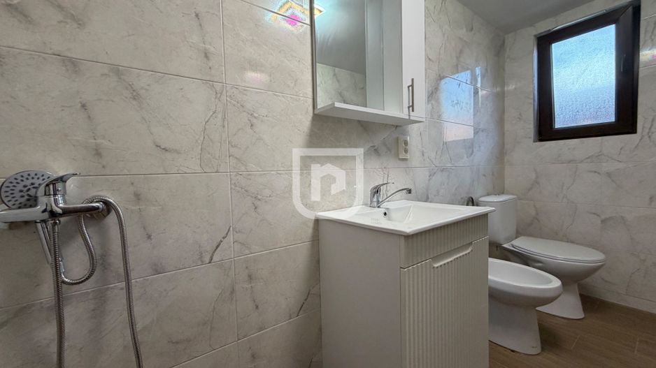 Casa renovata complet, Corlata Centru - Poză 7