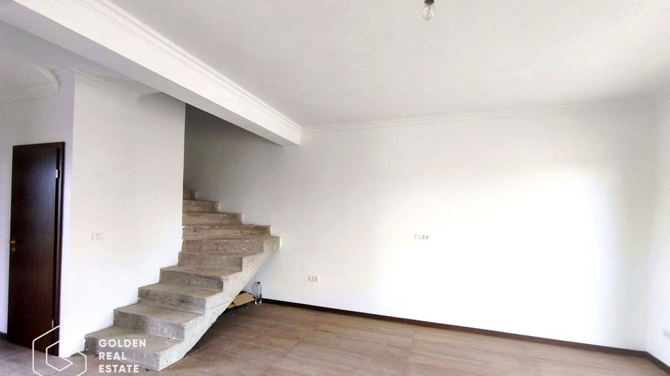 Duplex modern în Giroc, 105 mp utili, teren 250 mp, zonă liniștită de case - Poză 4