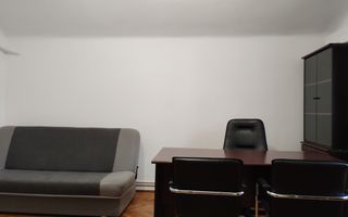 Închiriez apartament 3 camere, Calea Calarasi,renovat,centrală proprie - Poză 1