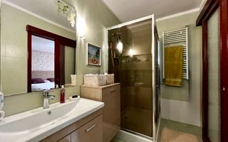 Casa spațioasă și primitoare cu garaj dublu, în Braytim – Soarelui - Poză 17