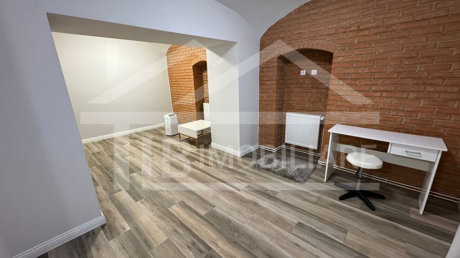 Apartament cu 2 camere, 45mp, Zona Central - Poză 1