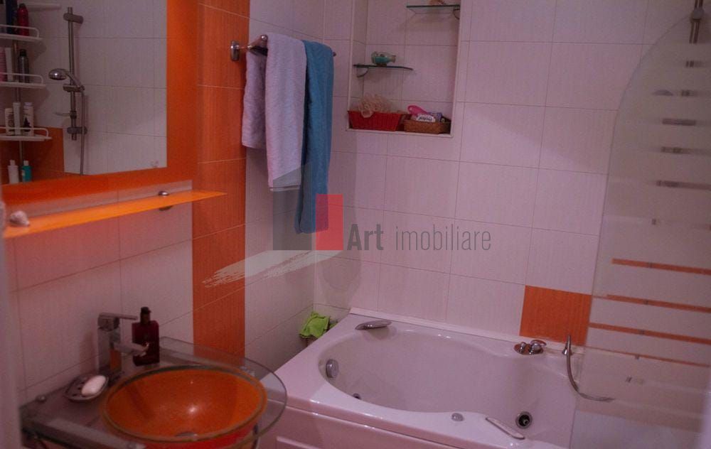 Vânzare apartament 3 camere Unirii - Poză 1