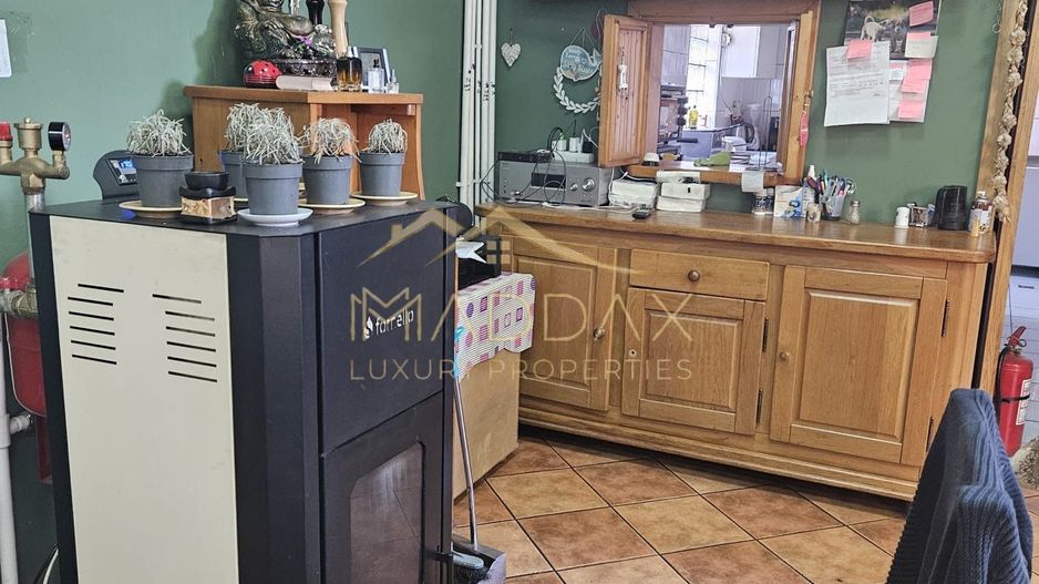 Pensiune 10 camere cu restaurant // teren 900 mp // Moieciu de Jos - Poză 51