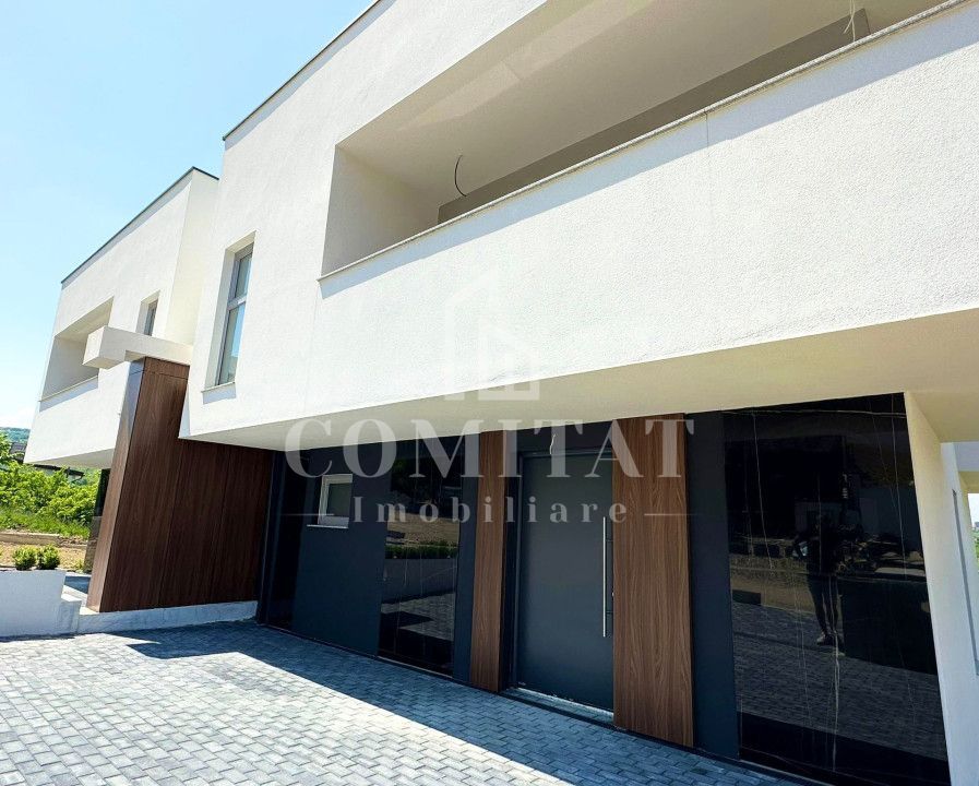 Casă tip duplex în zonă cu panoramă a cartierului Borhanci - Poză 2