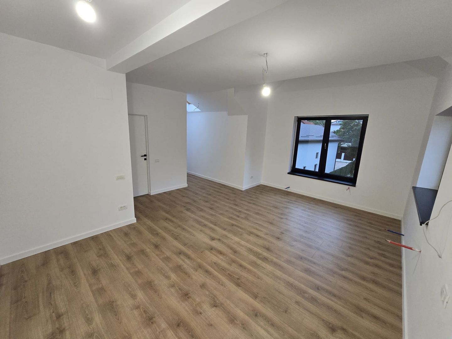 Apartament cu 4 camere 125 mp (4 garsoniere) la cheie + 60 mp pod - Busteni - Poză 17