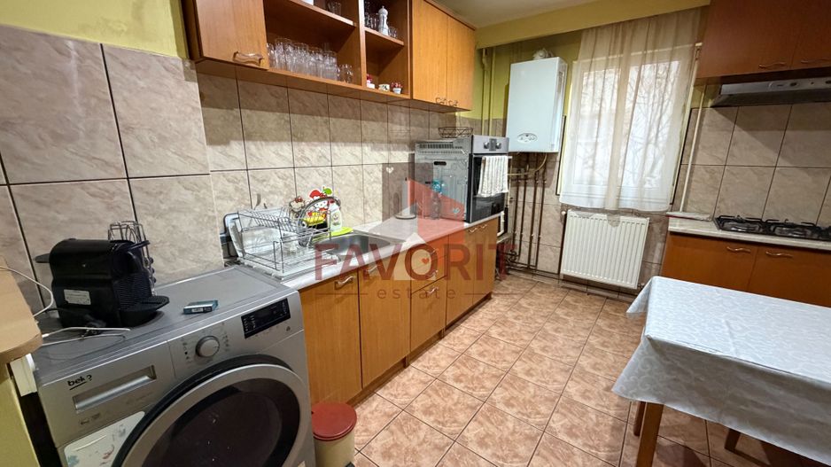 2 camere | etaj 2 | centrala proprie | mobilat si utilat | bloc anvelopat - Poză 4