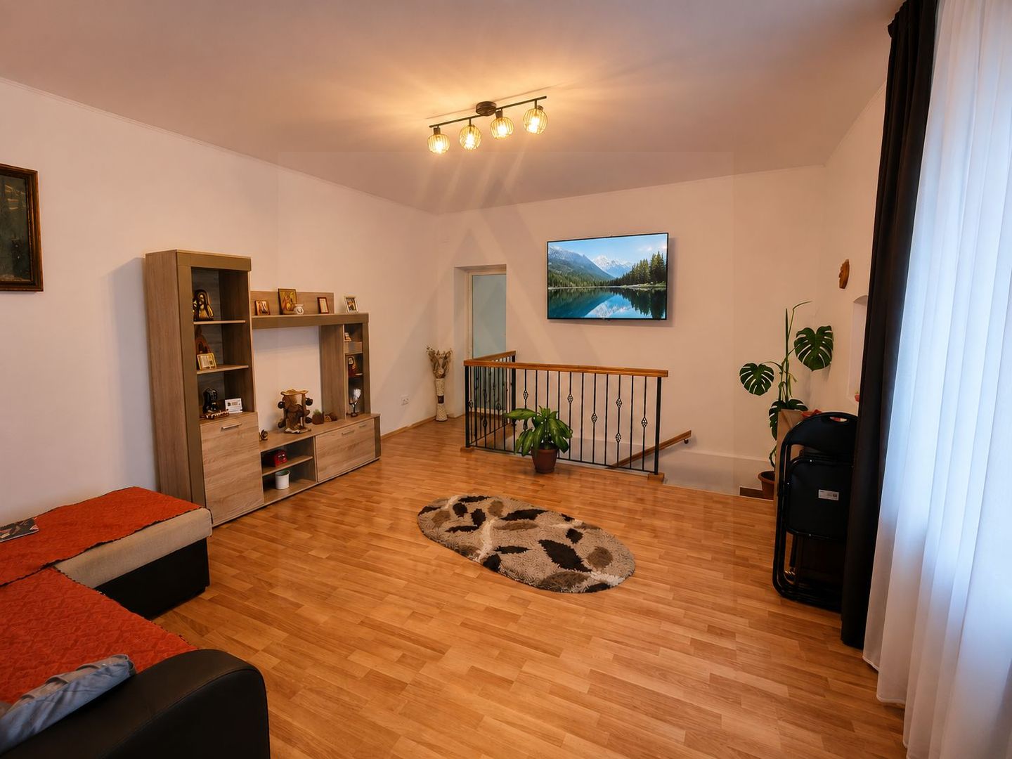 Casă cu 2 apartamente 5 camere 140 mp utili curte 289 mp in Turnișor - Poză 9