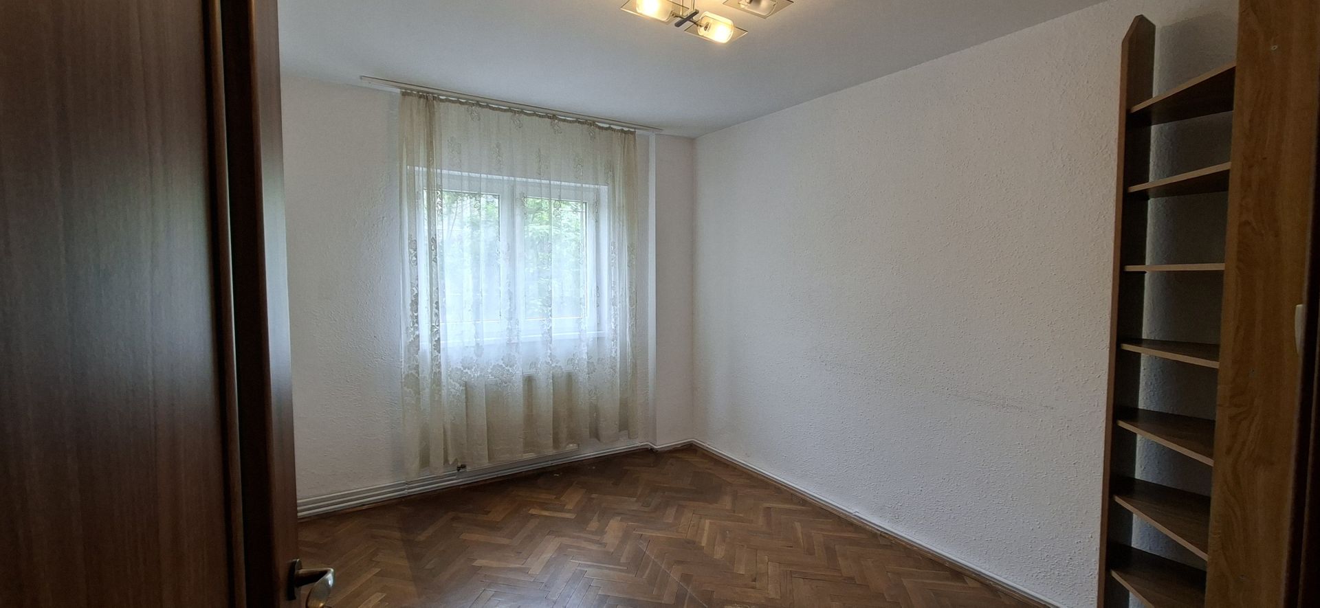 Apartament de inchirat cu 4 camere + garaj- Torontalului - Poză 16