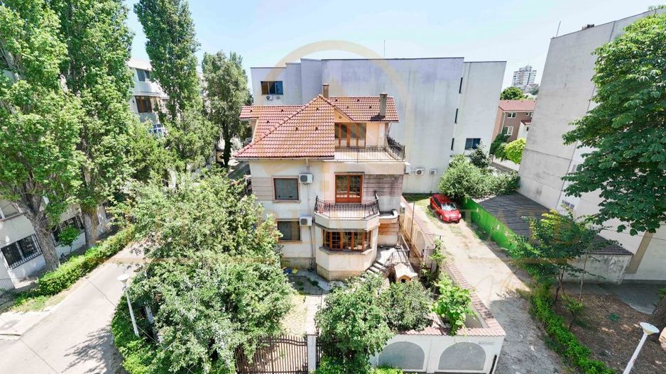 Vila premium ultracentrala, fara vecini, teren 377 mp, garaj! - Poză 1