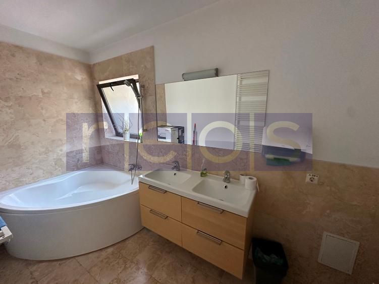 Apartament premium, 3 camere, 2 balcoane, ultracentral – Direct de la proprietar - Poză 8