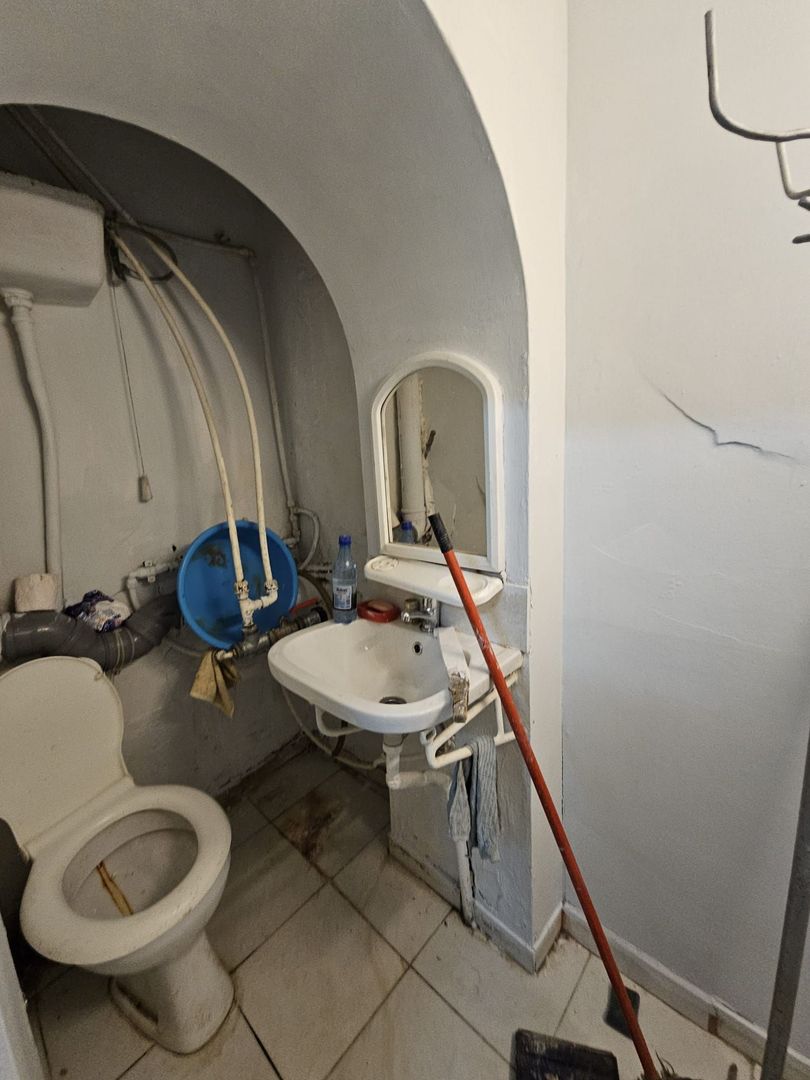 Vanzare Boxa demisol, Bvd. Republicii - Poză 7