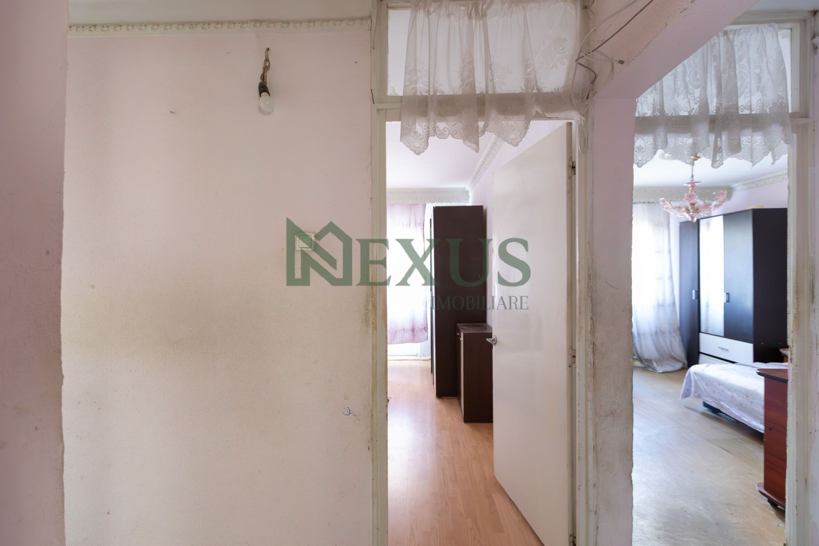Apartament cu 4 camere, 90 mp, etaj 1 – Zona Nord, Bacău - Poză 3