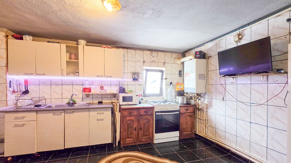 Ghencea – Casă individuală cu mare potențial, poziție excelentă ! - Poză 11