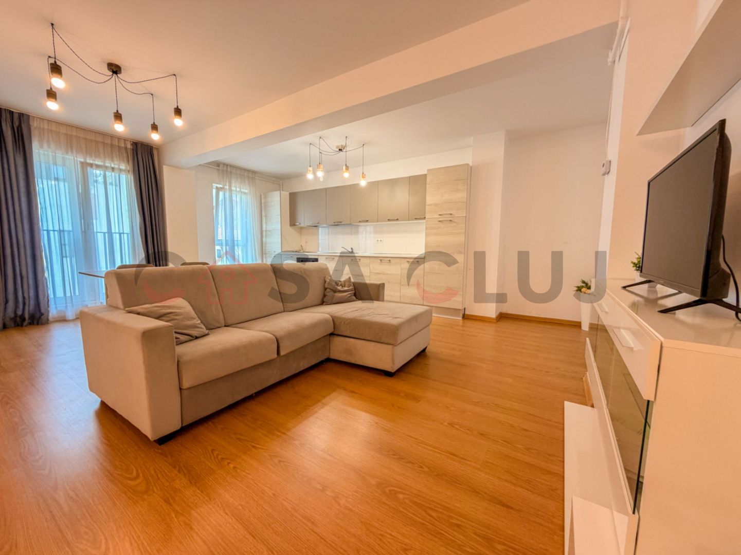 Apartament la cheie / parcare / etaj intermediar / Zona Eroilor - Poză 3