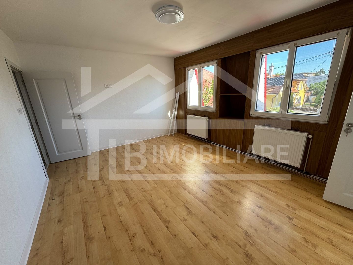 Casa cu 4 camere, 180 mp, Zona Semicentrala - Poză 8