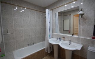 APARTAMENT DEOSEBIT IN ZONA CENTRALA - Poză 32