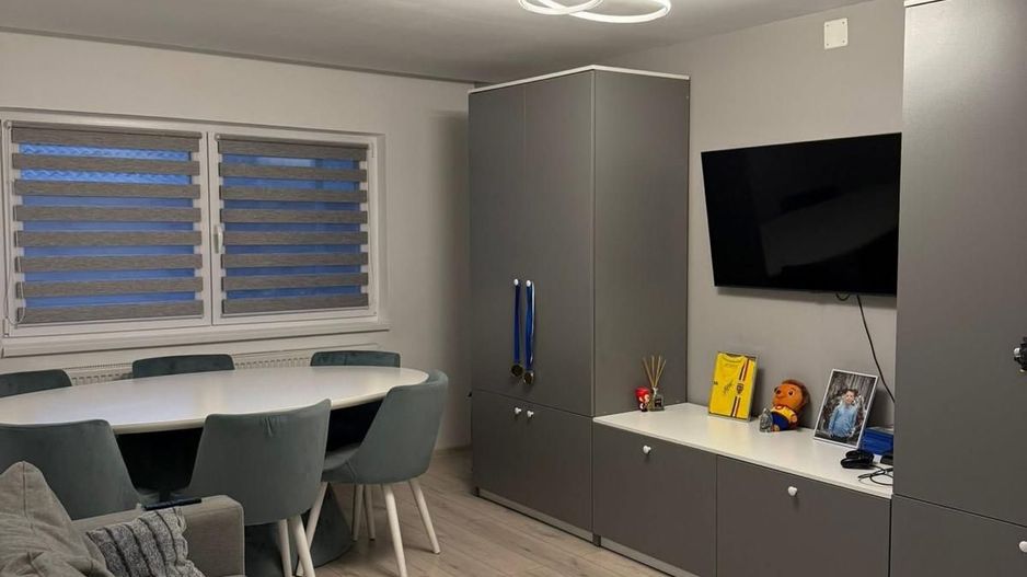 Apartament de vanzare in zona Cetate -Mercur - Poză 2