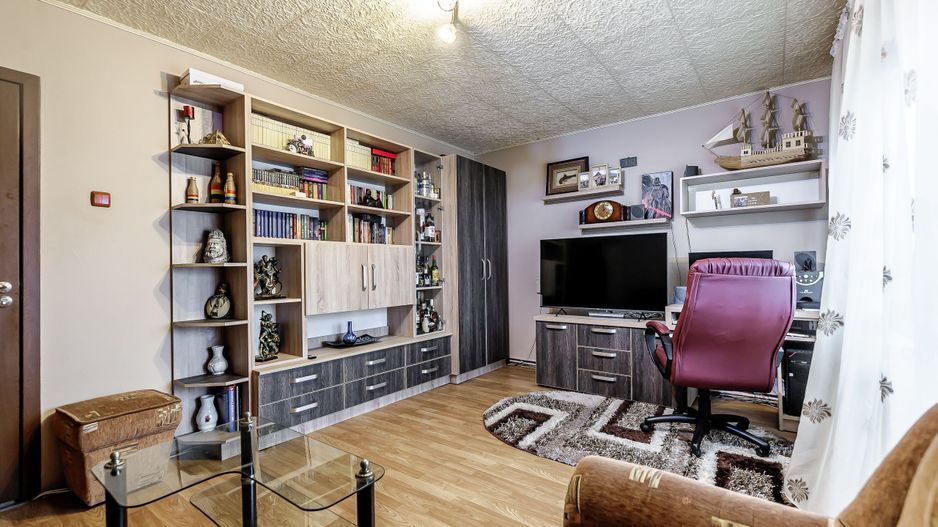 Vandut Apartament decomandat cu 2 camere si 2 balcoane in Alfa - Poză 2