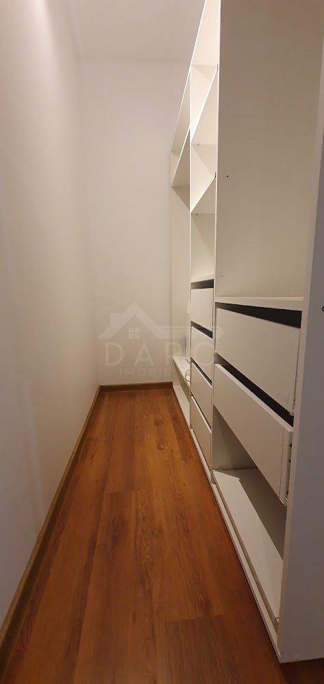 Inchiriez apartament cu doua camere, zona centrala - Poză 5