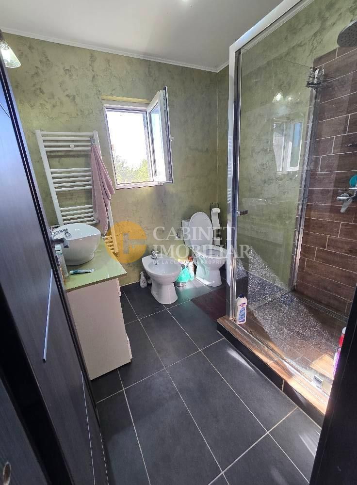Casa tip duplex - constructie proprie - la asfalt - Poză 8