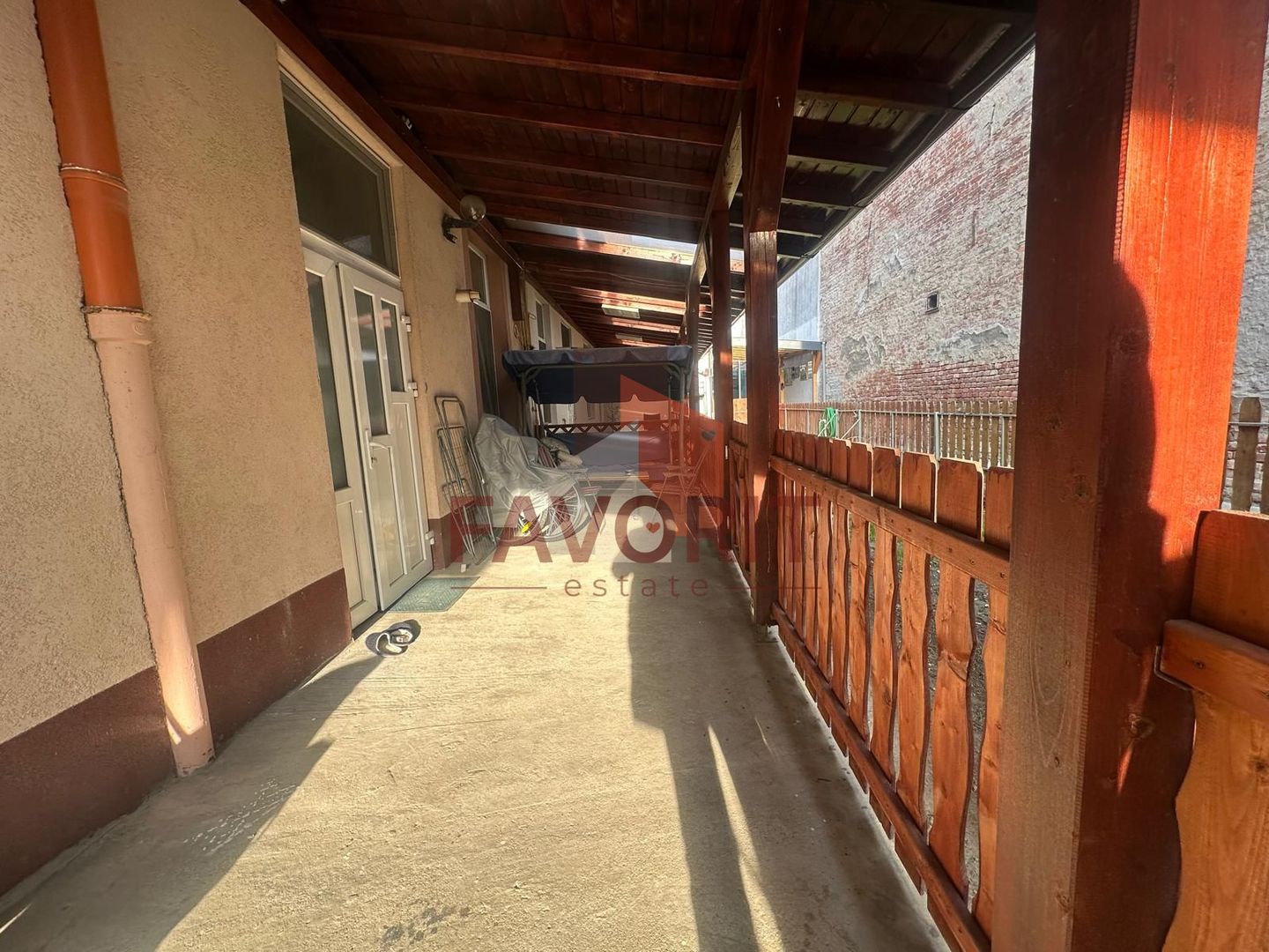 2 camere | centrala proprie | mobilat si utilat | gradina | zona excelenta | - Poză 12