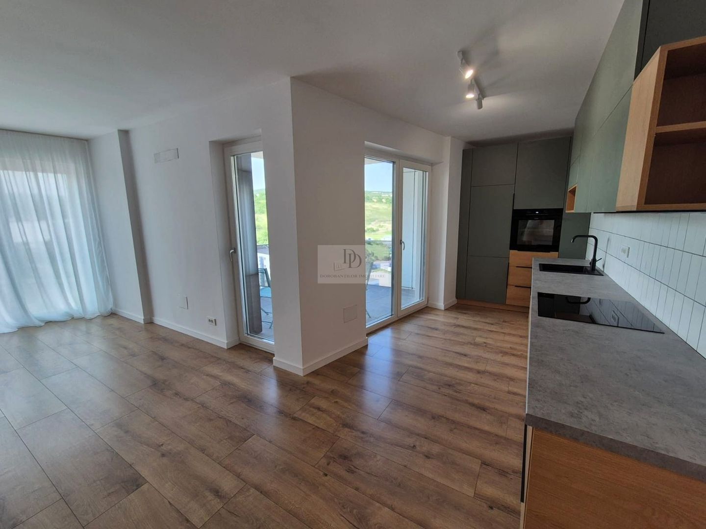 Vanzare 3 camere- 78 mp + 2 balcoane– parcare- Cartier Iris - Poză 2