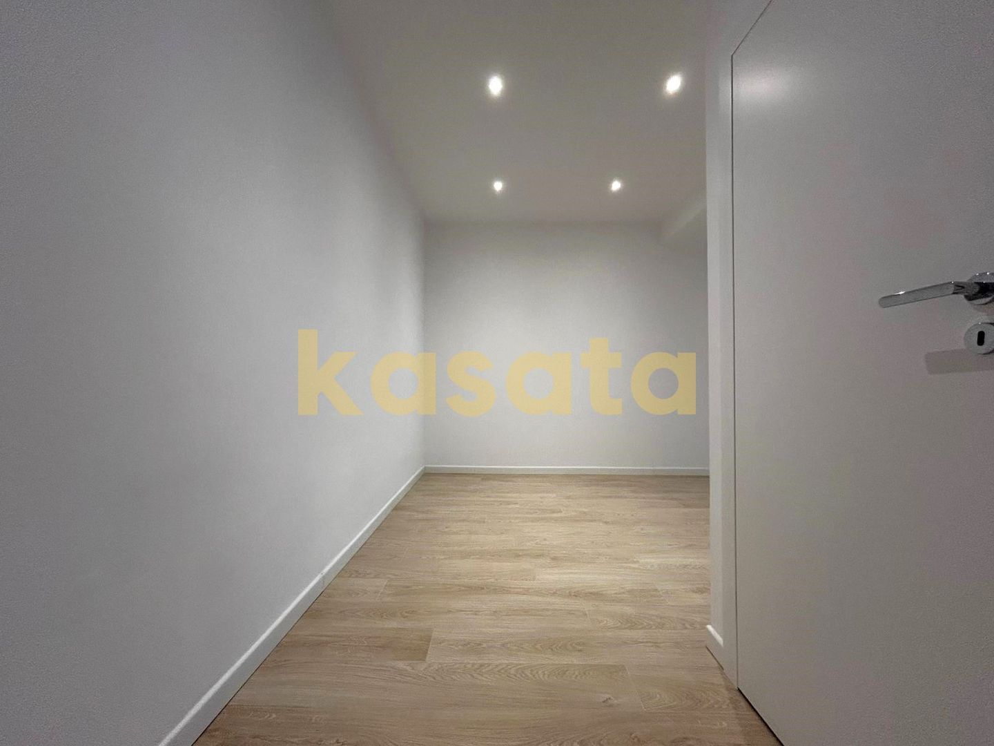 Apartament 3 camere spațios | curte 126mp și parcare inclusă | Șisești - Poză 11