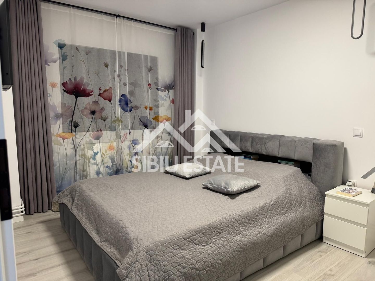 Apartament 3 camere 2 bai, pivita recent renovat-in Sibiu M.Viteazul - Poză 5