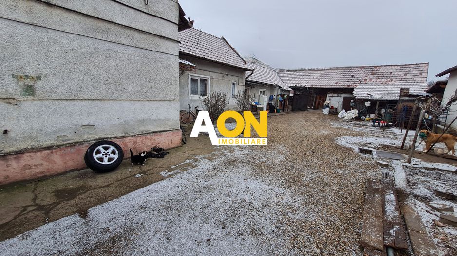 Casa 5 Camere, 143 mp + Anexa 65 m, Teren 1061 mp, Centru - Poză 3