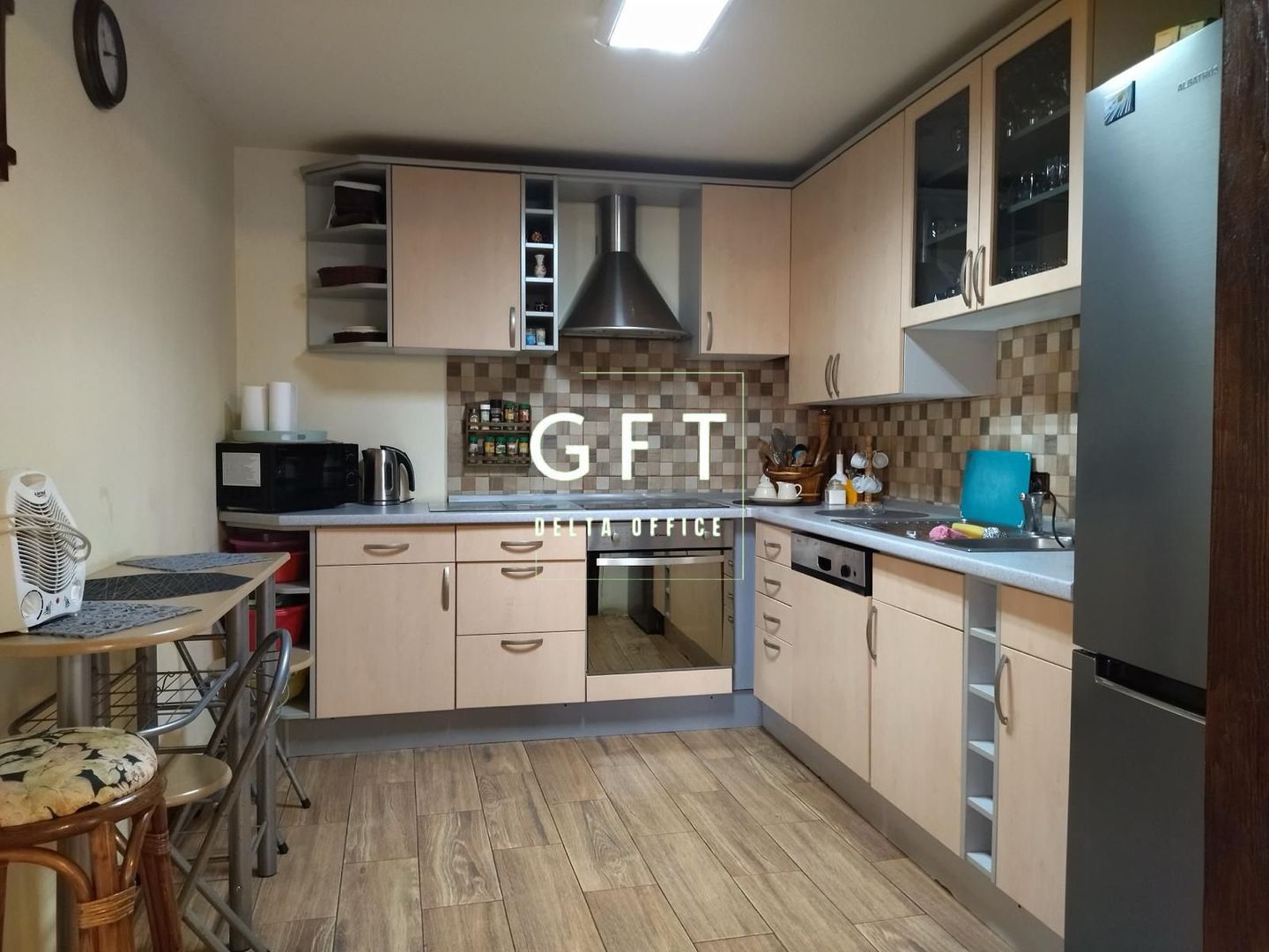 Cabana 160 mp-teren 5 ari-Foisor cu barbecue-La cheie-Colibita - Poză 5