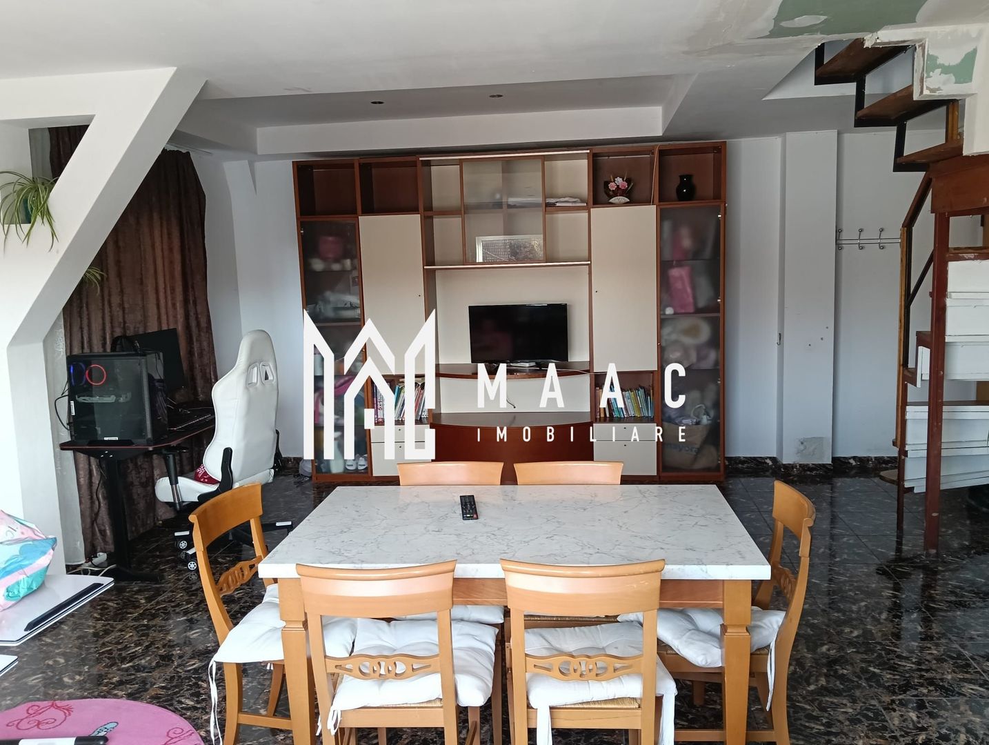 Apartament 3 Camere I Decomandat I Zona Valea Aurie - Poză 1