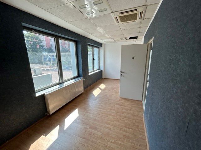 Inchiriere cladire moderna pentru clinica privata sau birouri - Poză 14