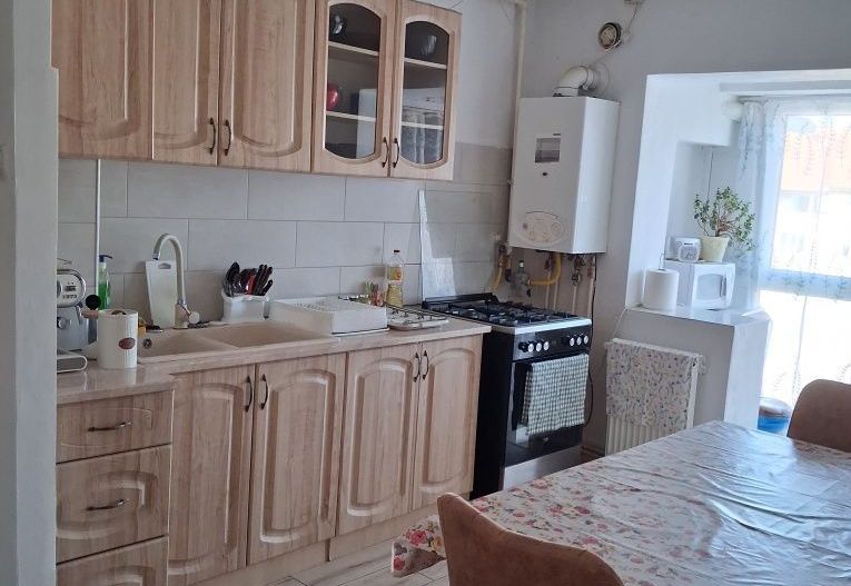 BRASADAS vinde ap 2 cam etaj 4/4 in Carpati 2. - Poză 1