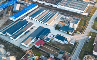 Vindem 10 hale str. Depozitelor 56 cu supr. de la 550 mp - Poză 3