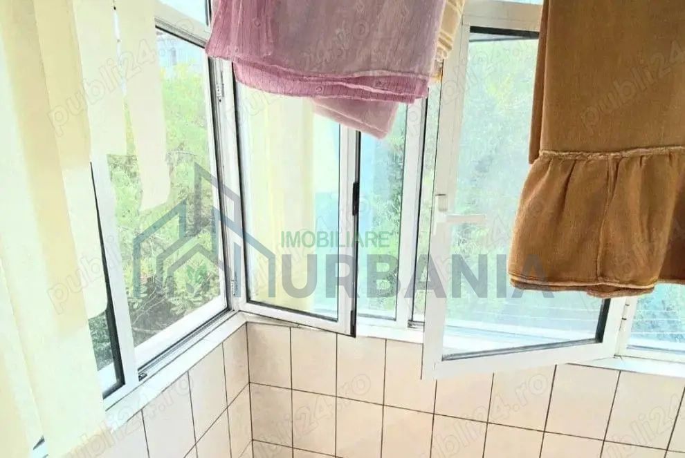 Vand apartament cu 3 camere la et 2 din 4, in Mircea cel batran, Iasi. - Poză 2